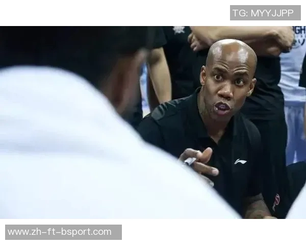 【人物】“教练”马布里的新生涯:训练场上的独狼 【人物】“教练”马布里的新生涯:训练场上的独狼